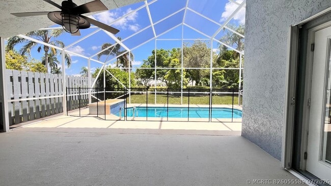 1627 Oak Berry Cir