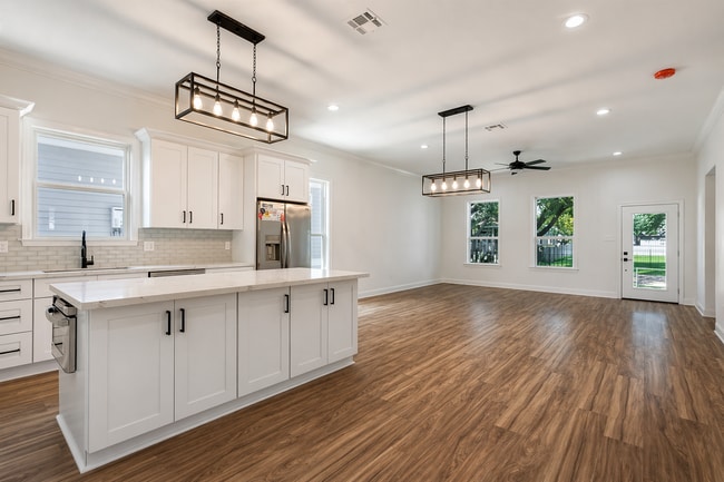 Photo - 2707 Jackson Blvd