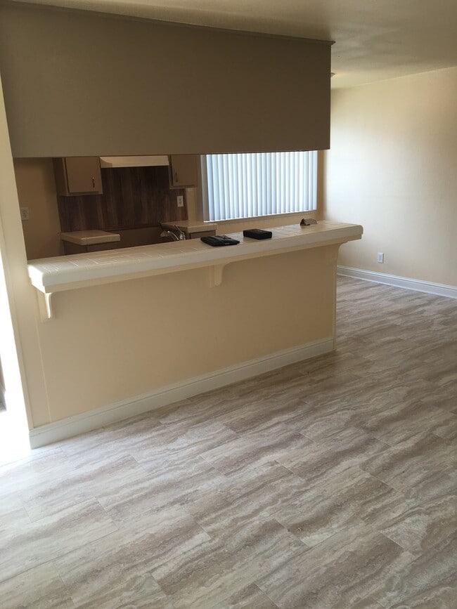 Building Photo - Near Meadowood Mall - Price Reduction for ... Rental