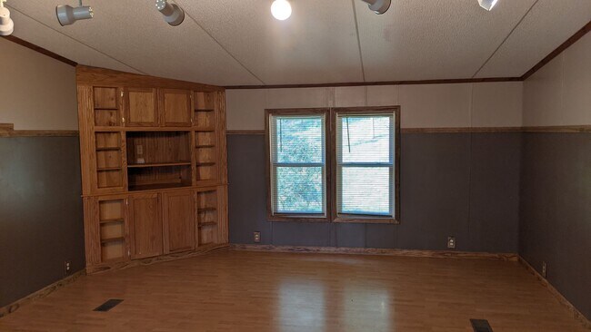 Photo - Beautiful 3 Bedroom 2 Bath Home in quiet r...