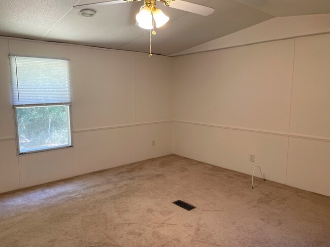 Photo - 3020 Aplin Road