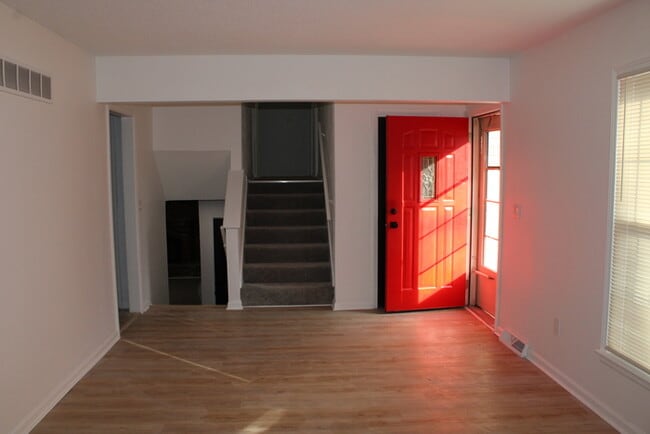 Photo - Spacious 5-bedroom, 2.5 full-bath home located in Shawnee, KS