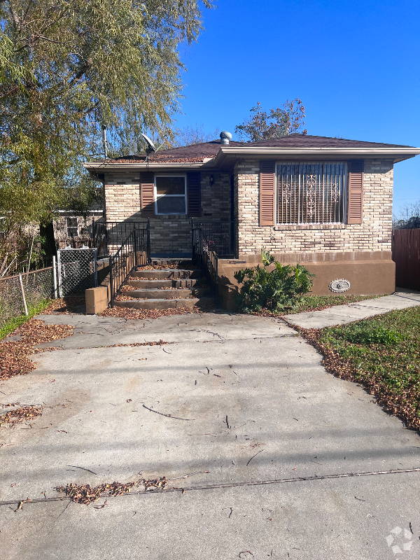 Building Photo - 1510 Odeon St Rental