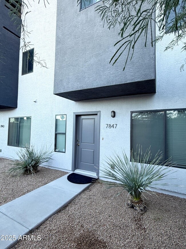 Photo - 7847 N 20th Glen