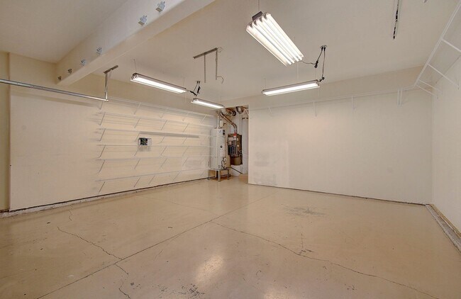 Photo - Moore 12918 &amp; 5000 Unit 5000