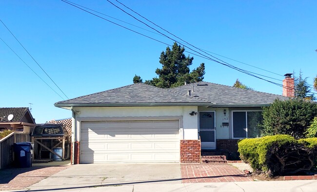 Building Photo - 192 Clifford Ave