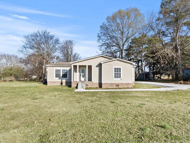 Photo - Great Home Near Tanner High School!