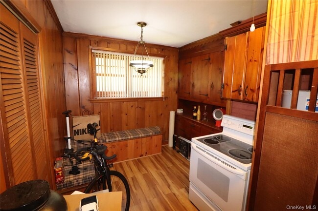 Photo - 215 Overland Rd Unit 2