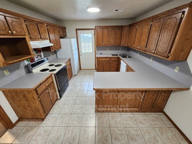 Photo - 628 W 22nd St