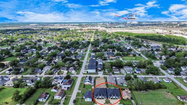 Photo - 7926 Gladstone St