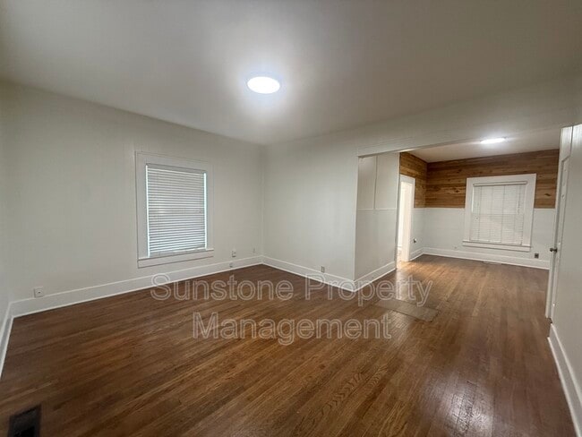 Photo - 103 W 3rd St