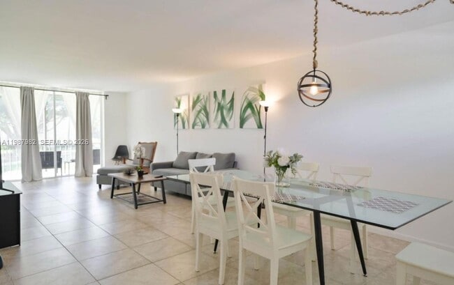 8901 S Hollybrook Blvd Unit 206