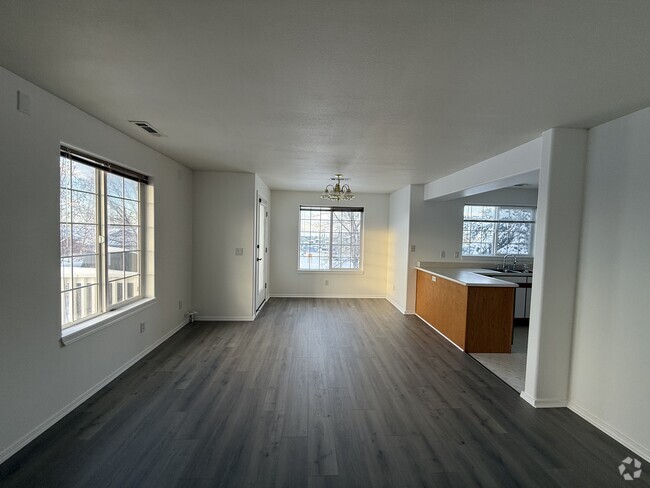 Building Photo - 2940 W Villard St Unit H Rental