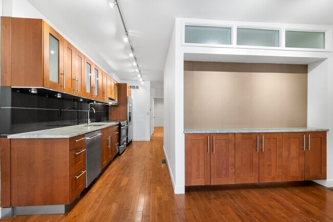 Photo - 532 S 15th St