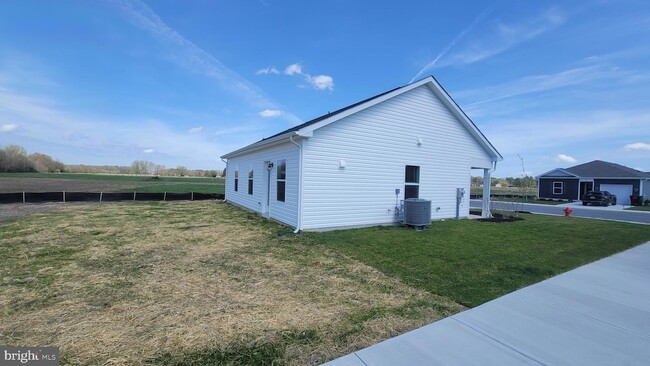 Photo - 102 Sycamore Ln