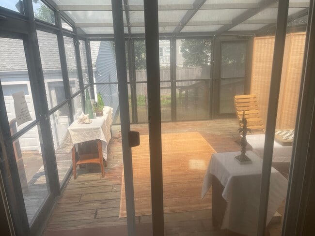 Photo - 112 Howard St