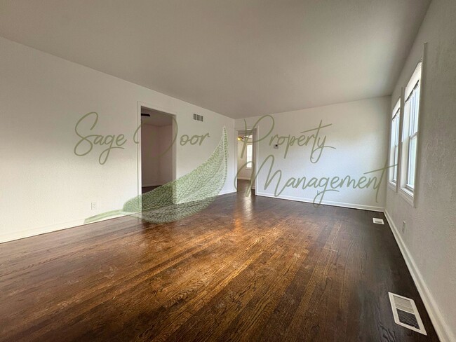 Photo - 5 BEDROOM IN INDEPENDENCE!!!