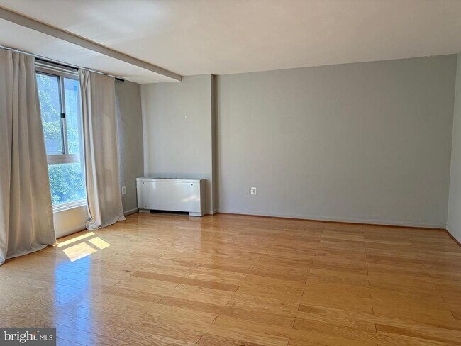 Photo - 922 24th St NW Unit 520