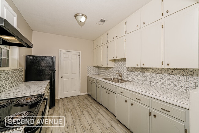 Photo - 544 7th St S House