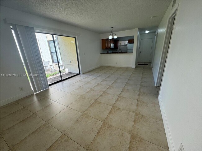 Photo - 1461 Windorah Way Unit A