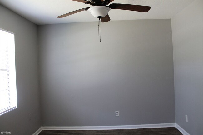 Photo - 3 br, 1 bath House - 6916 Bradshaw Drive