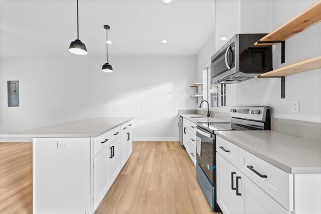 Building Photo - 948 N 5th St Rental