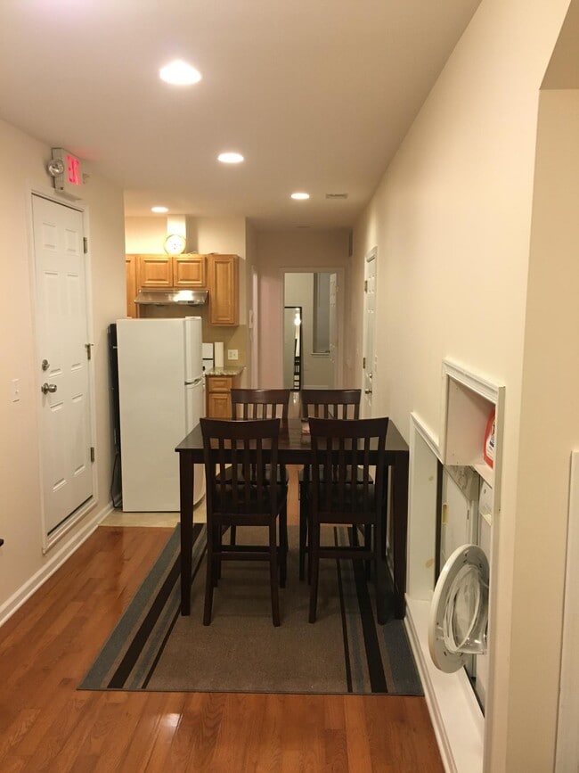 Photo - 827 Reed St Unit 3rd Floor