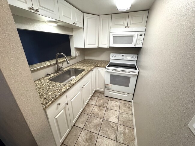 Photo - 7113 E Bank Dr