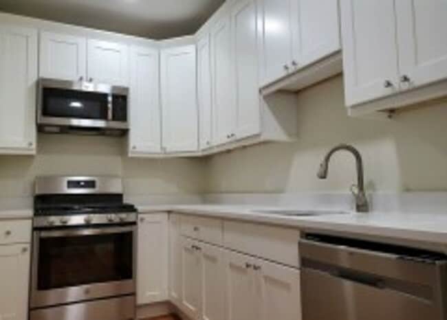 Building Photo - Renovated Brookline / Coolidge Corner 4 Bed/2 Bath on Harris St for September 1st. NO BROKER FEE
