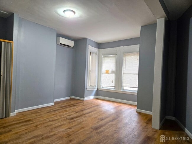Photo - 314 Seaman St Unidad 1