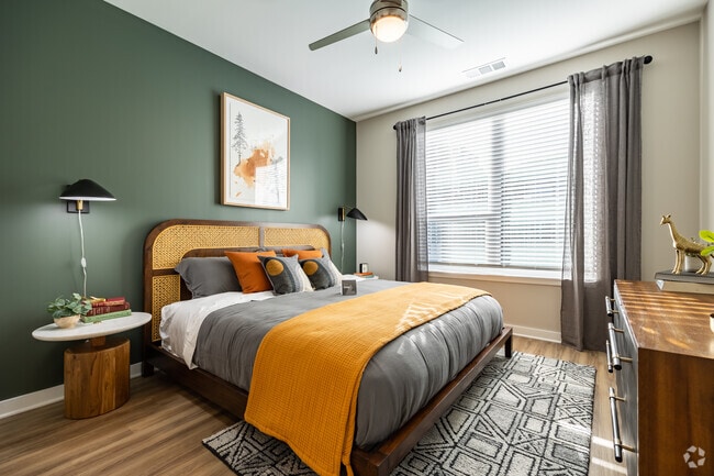 2BR, 2BA - 1066SF