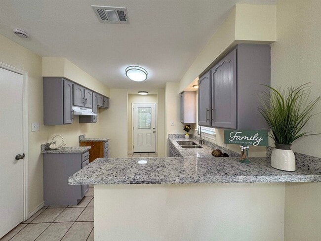 Photo - 304 Anthony Ln