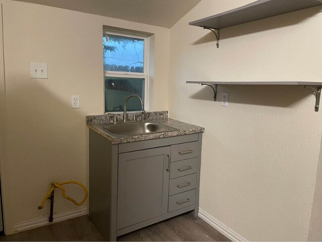 Photo - 214 Willis Ave Unit 3