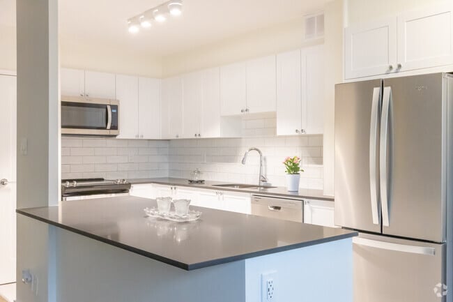 2 BR, 1 BA - 932SF - 1249 North Shore Boulevard East