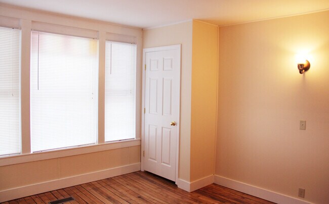 Photo - 137 Park St Unit APT 3