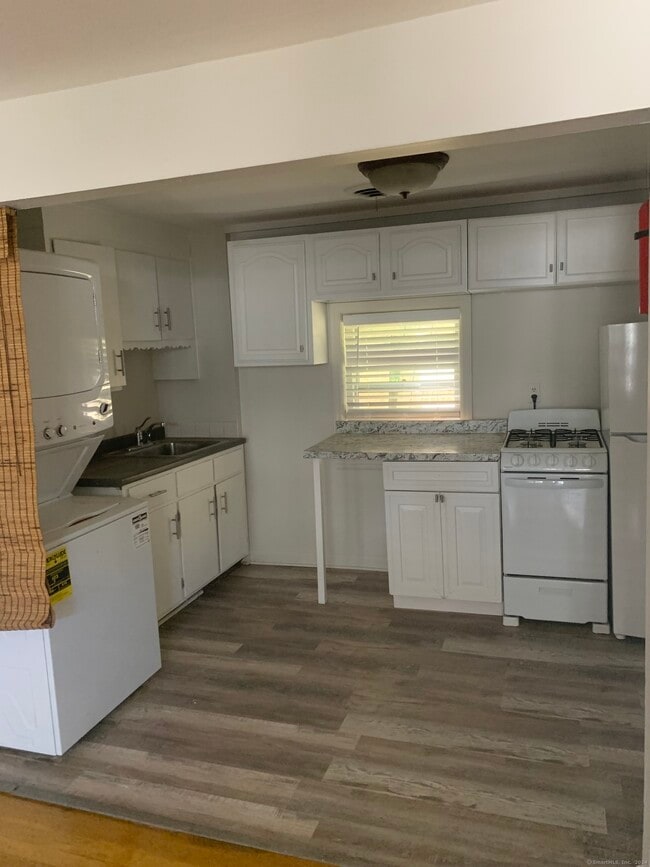Photo - 76 Hurd St