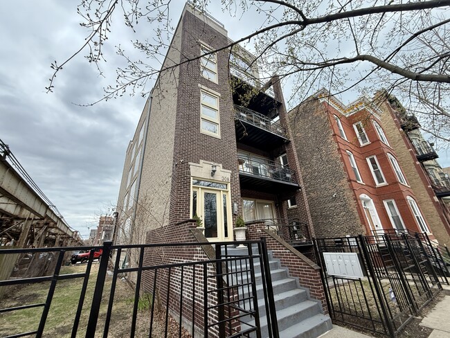 Photo - 308 W Evergreen Ave Unit 1R