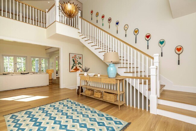 Photo - 417 Edge of Woods Rd