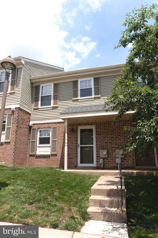 Photo - 47 Winston Ct Townhome