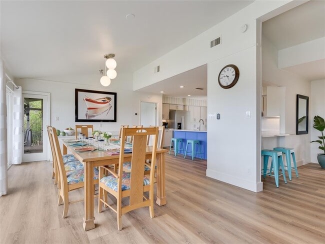 Photo - 1008 Challenger