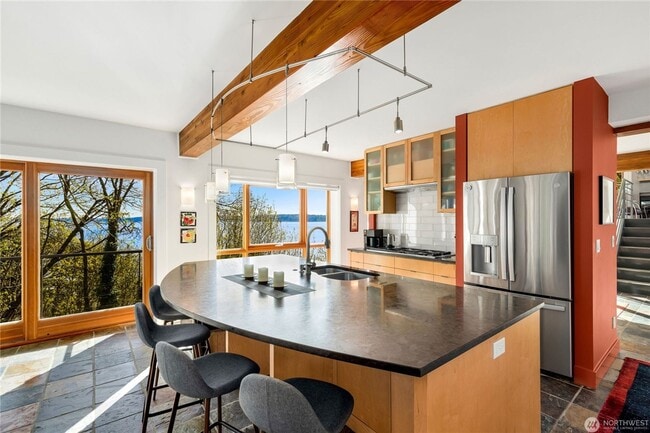 Photo - Architectural Seattle Masterpiece with Panoramic Water Views