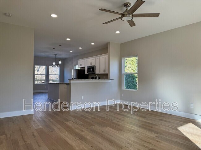 Photo - 75 Woodsdale Pl SE