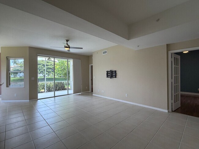 Photo - 359 Dover Pl