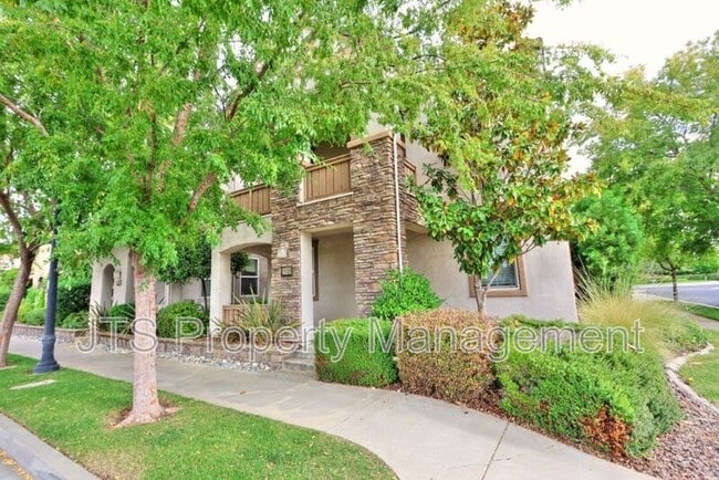 Photo - 2889 Market St