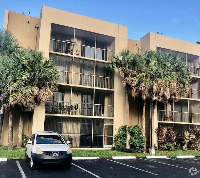 Building Photo - 8615 NW 8th St Unit 321 Rental