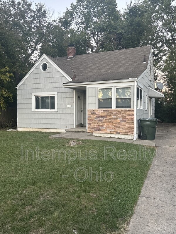 Photo - 692 S Wheatland Ave