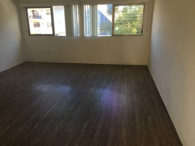 Living Room - 3445 Vinton Ave