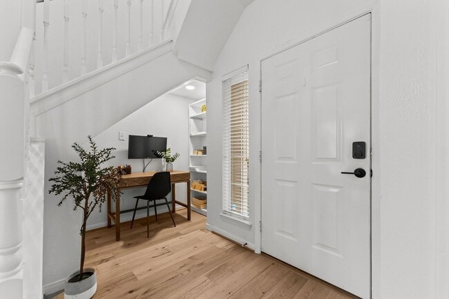 Photo - 7 S Avonlea Cir