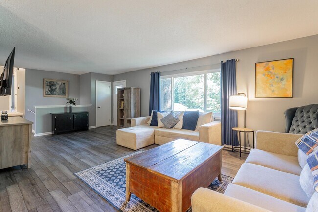 Photo - 819 Skyline Park Dr