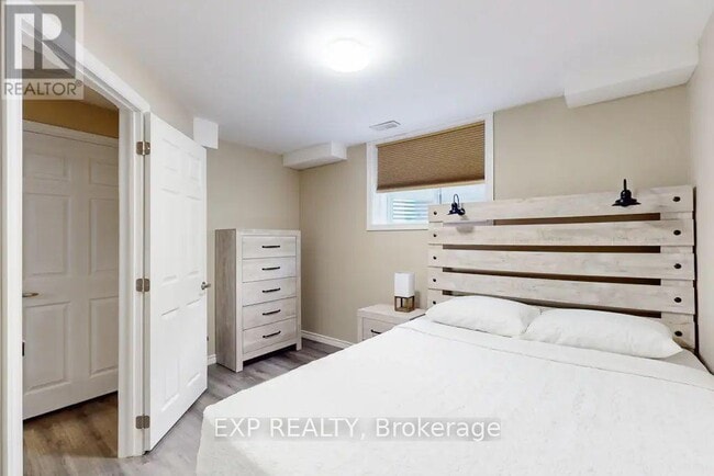 Photo - 967 Wright Dr